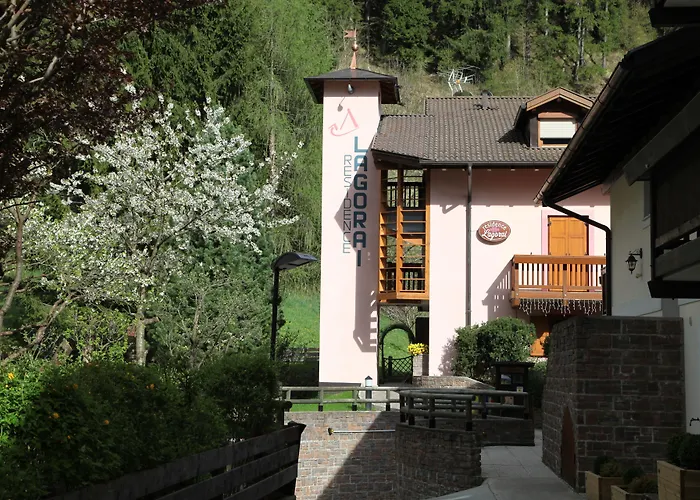 Self Catering: Residence Lagorai - Fiemme Holidays